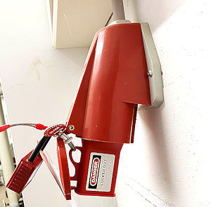 CEE-Kupplungen und Steckdosen-Verriegelung